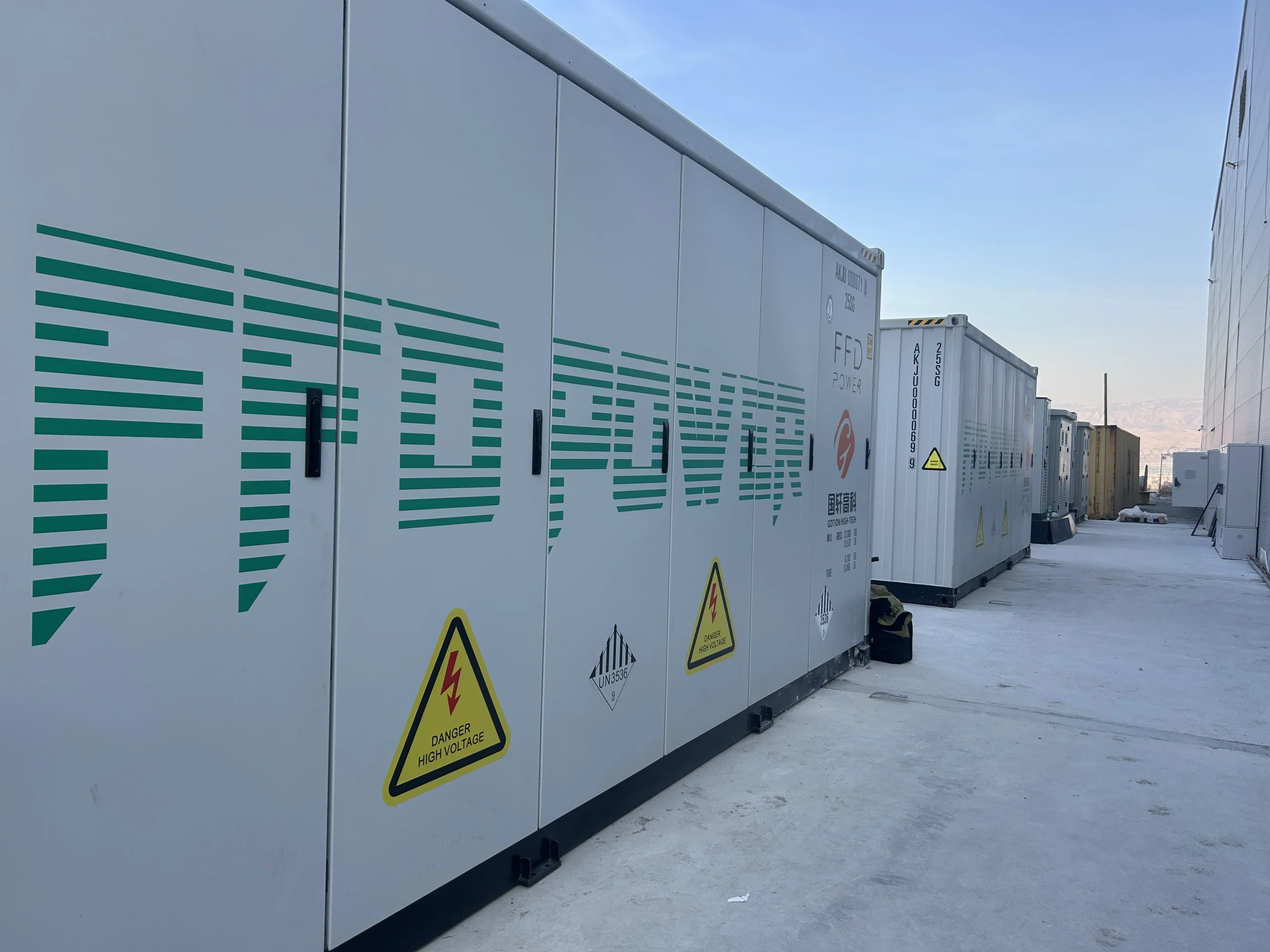 Israel 2.5MW/6.8MWh grid-side BESS for TOU arbitrage integrated with 2MW PV and 1MW factory load