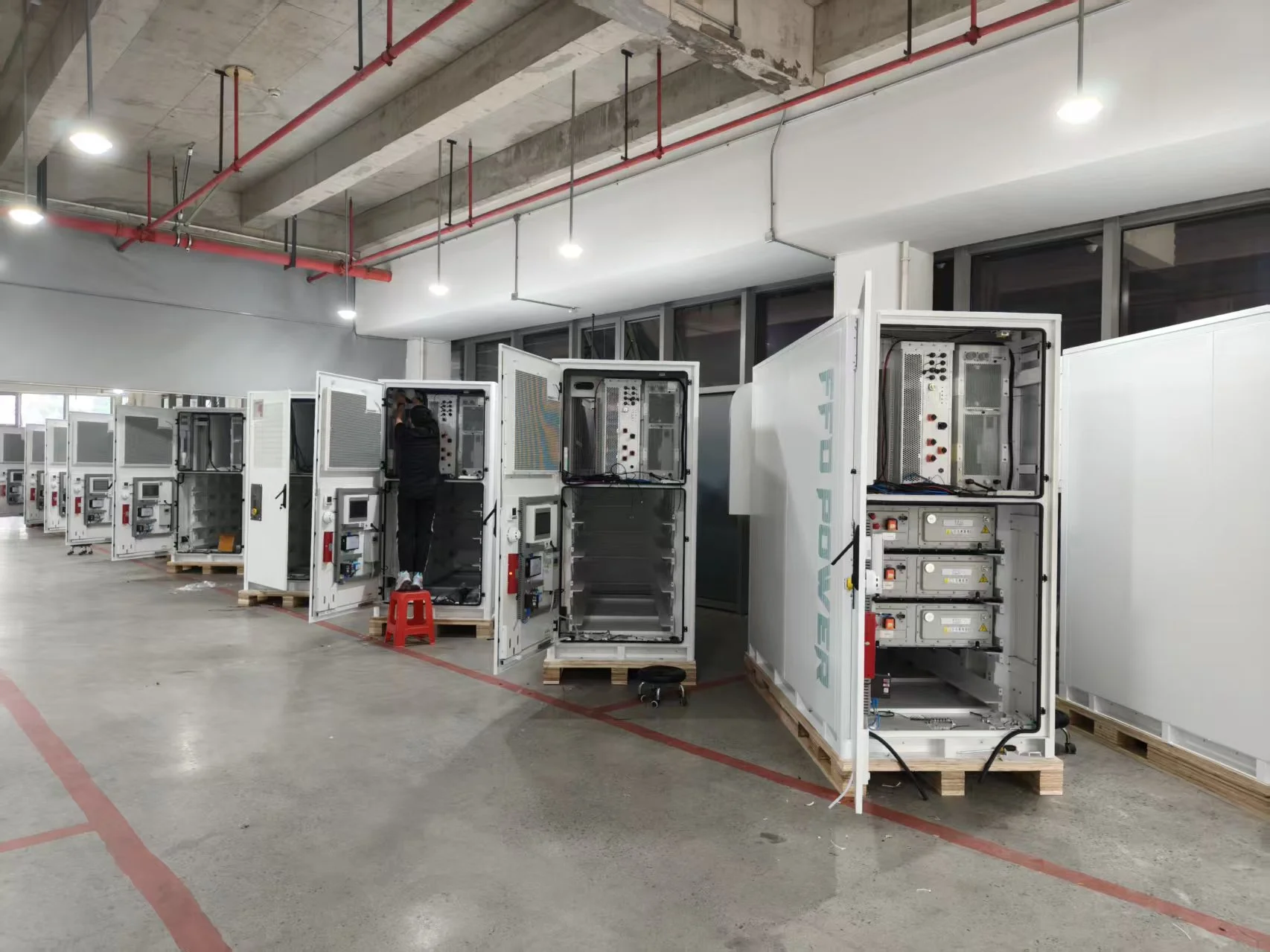 bess-for-800v-pv-arbitrage modular Galaxy 418 BESS cabinets in factory final inspection before shipment