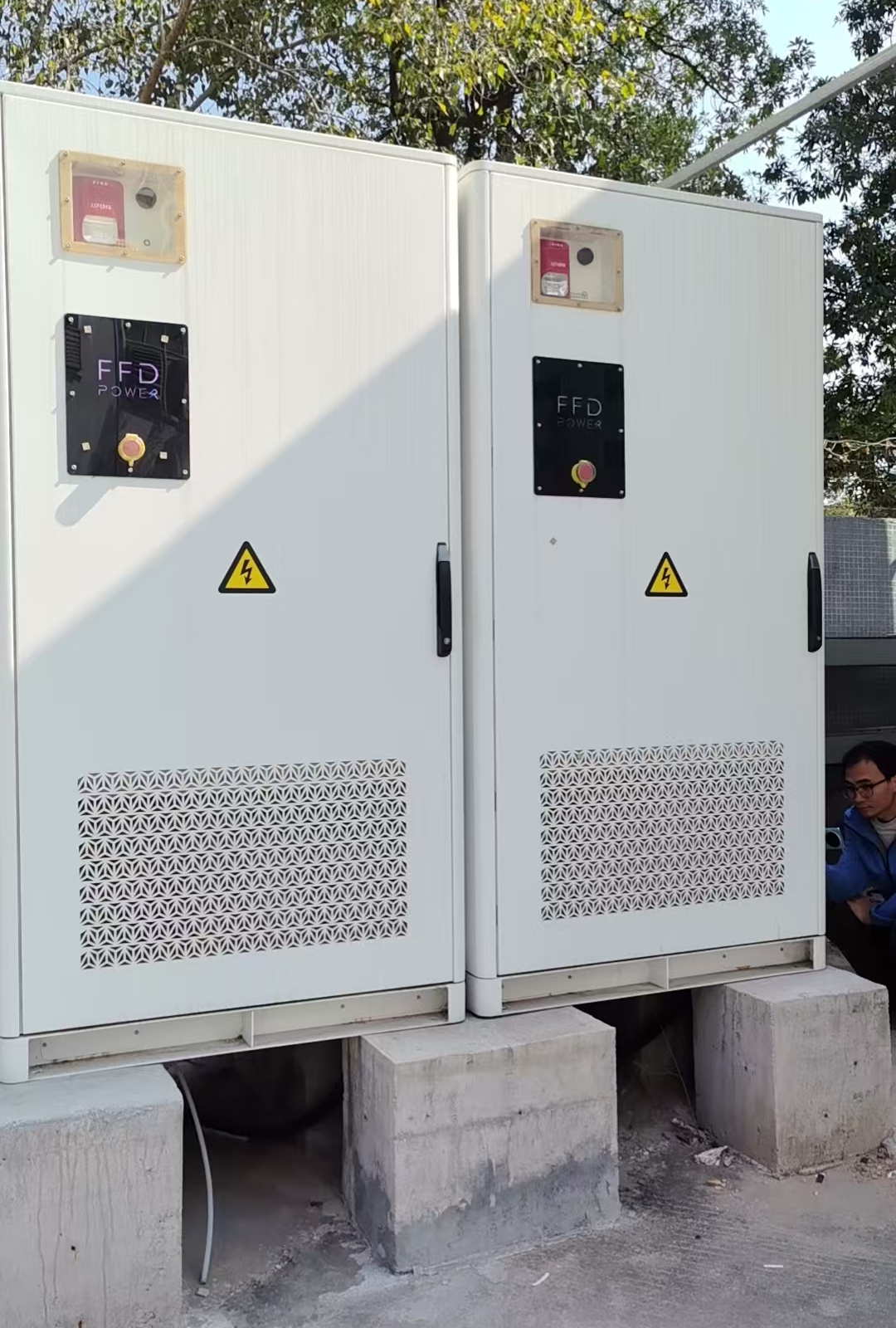 BESS for Peak Shaving with Hybrid Inverters—two Galaxy 261kWh cabinet units installed behind-the-meter for demand-cap control and valley filling